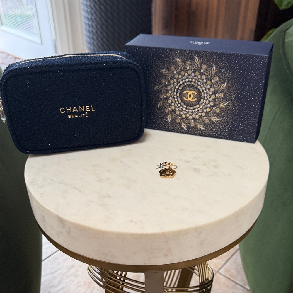 CHANEL Beauté Navy Blue Pouch with collectible charm
